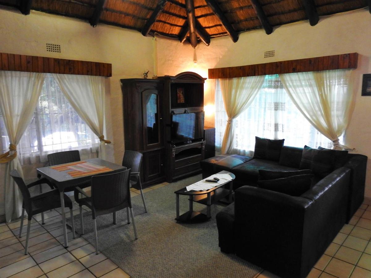 Viewpoint Lodge & Safari Tours Гейзівью Екстер'єр фото