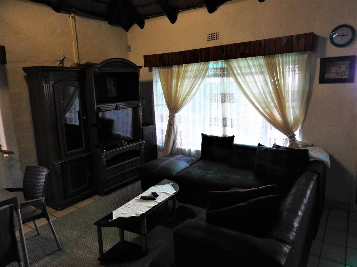 Viewpoint Lodge & Safari Tours Гейзівью Екстер'єр фото